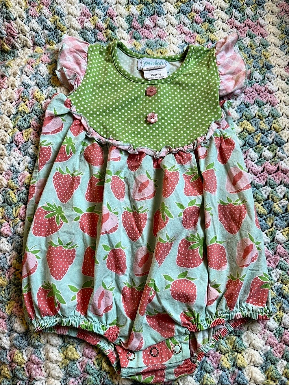 Serendipity by Shrimp & Grits Kids Strawberry Romper 2T-3T